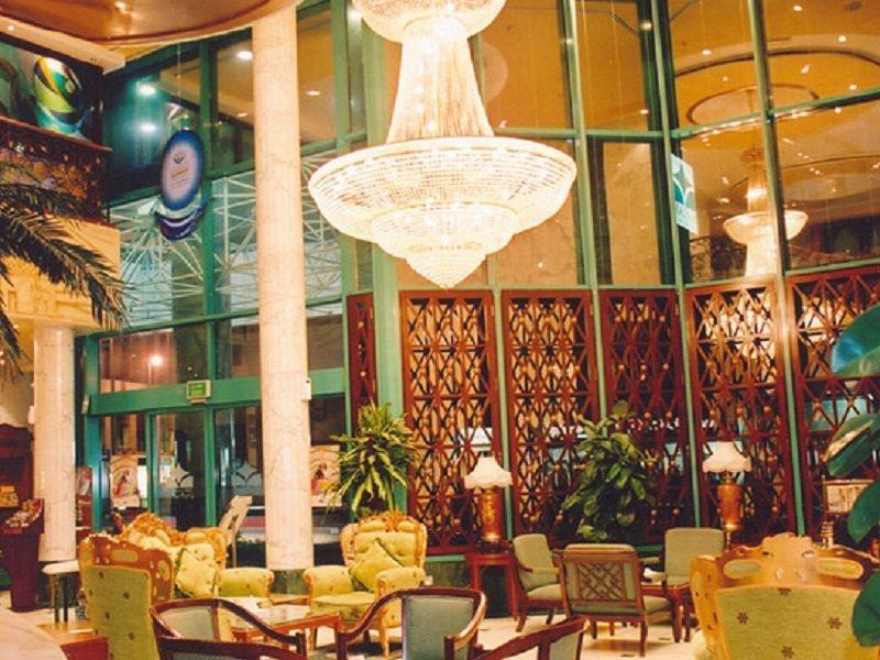Grand Mayfair Hotel Дубай Екстериор снимка